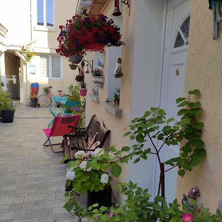 Les Coquelicots Hotel Montrouge Exterior foto